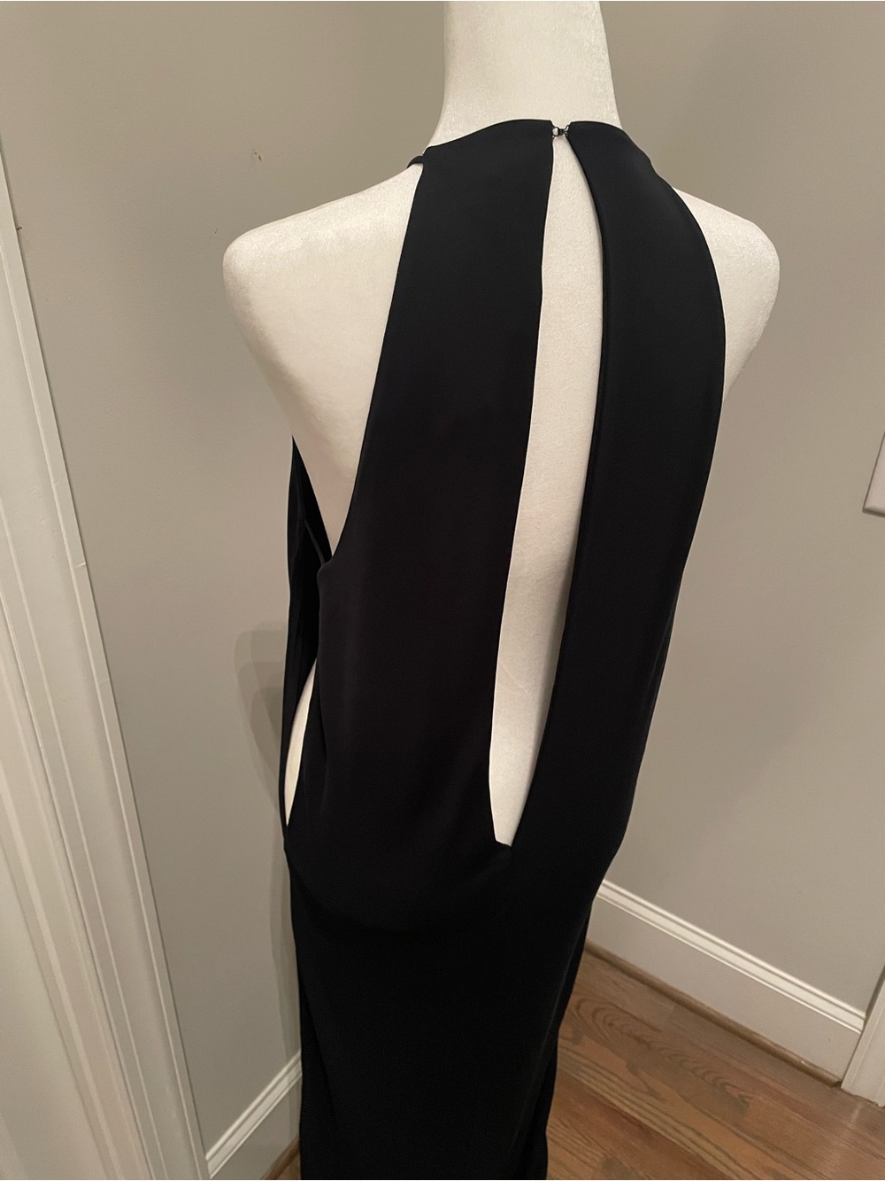 KHY Women's Black Keyhole Gown - Picture 8 of 10
